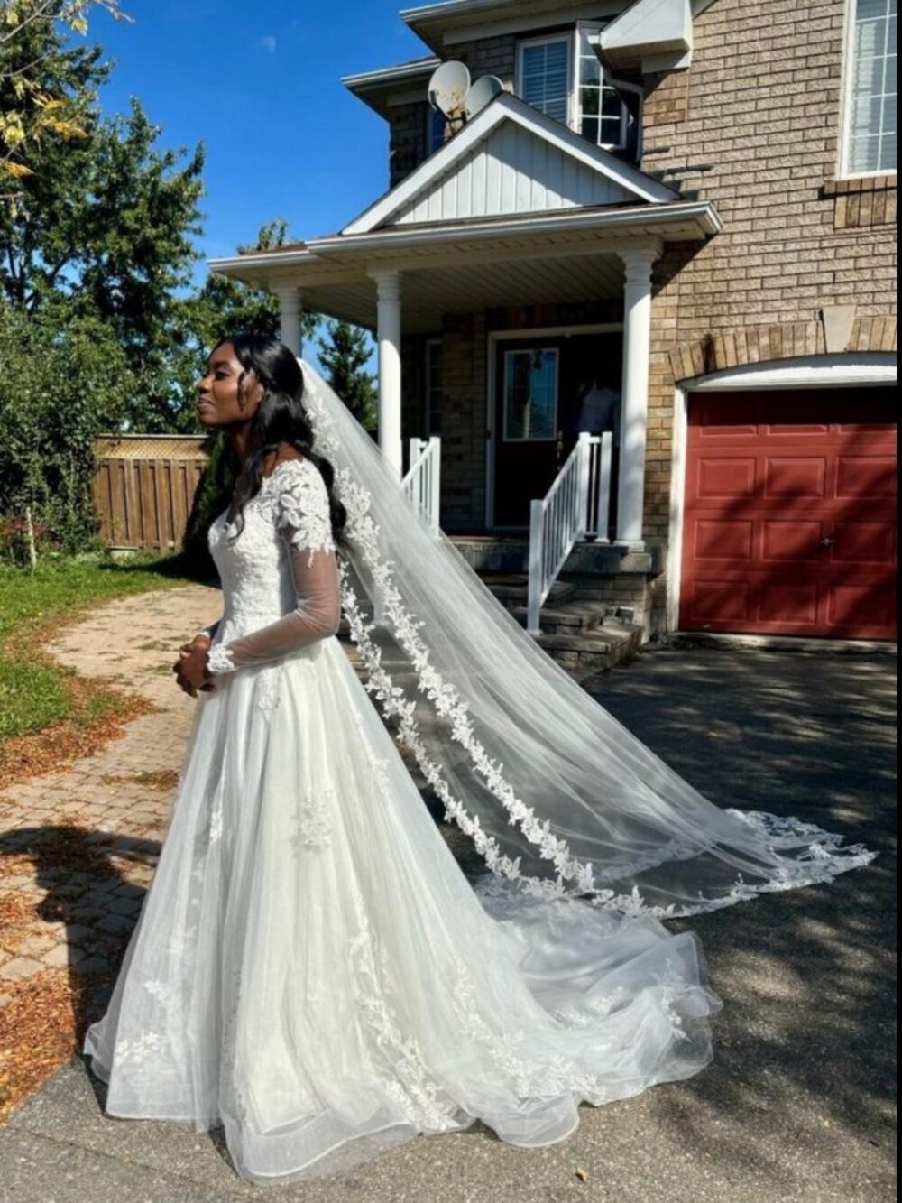 WEDDING DRESS WITH VEIL